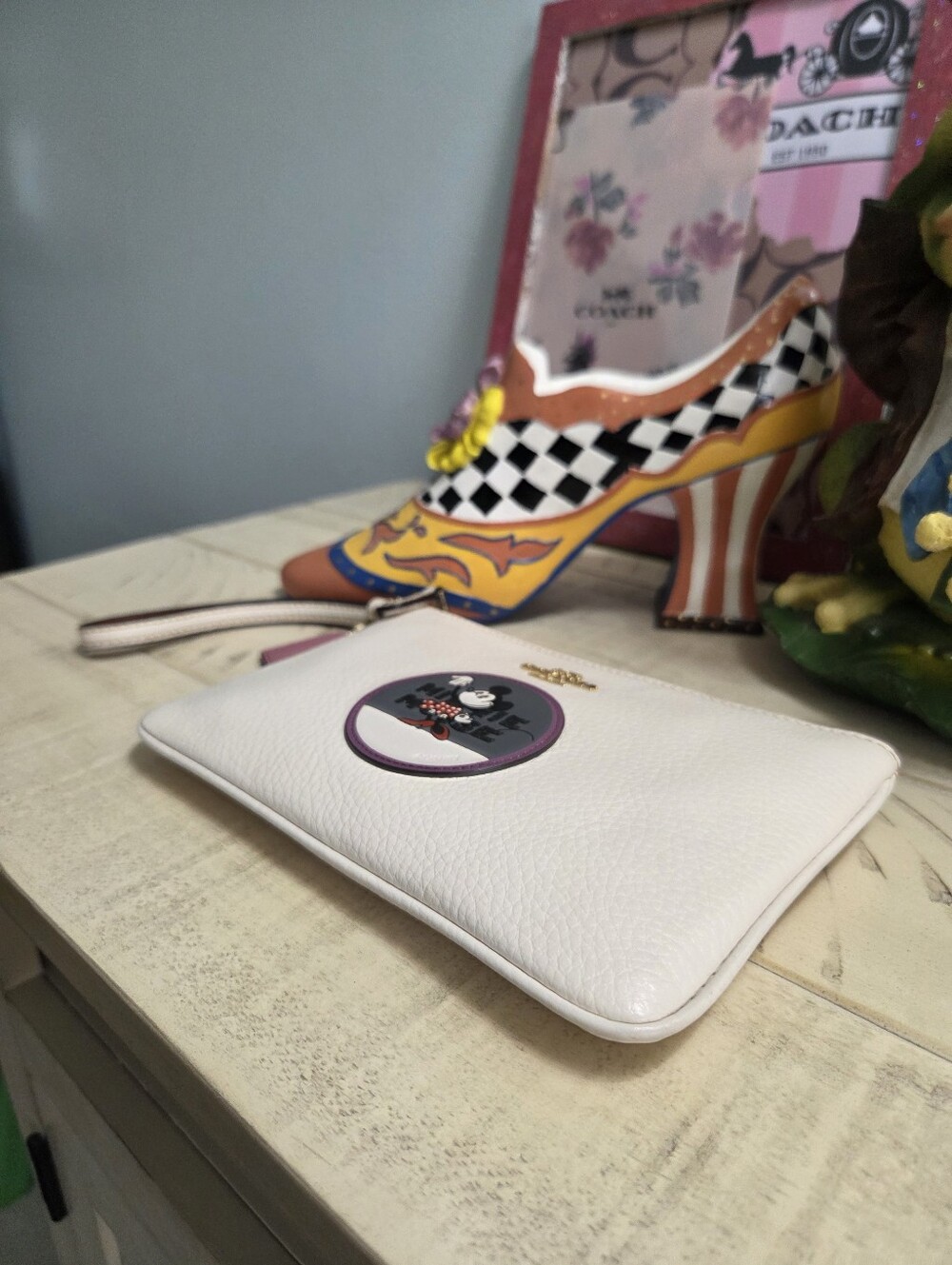 Coach x Disney Minnie Mouse Patch Small Wristlet in the "Chalk" white, EUC - Picture 11 of 16